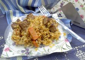 Рис с телятиной и морковью на сковороде