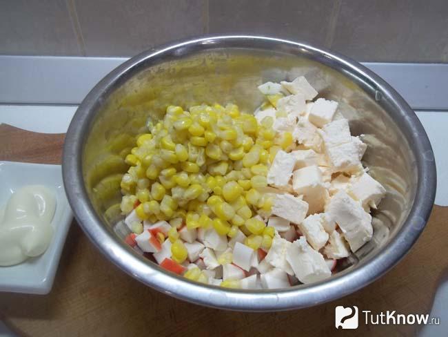 Все продукты соединены в одной миске