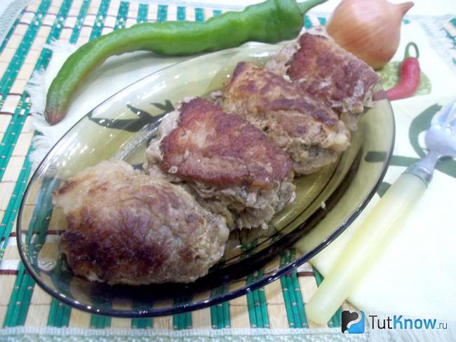 Готовые мясные крученики с сыром и фаршем
