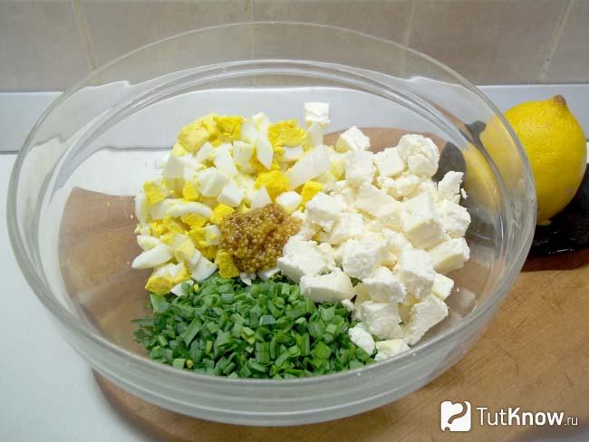 Продукты заправлены лимонным соком