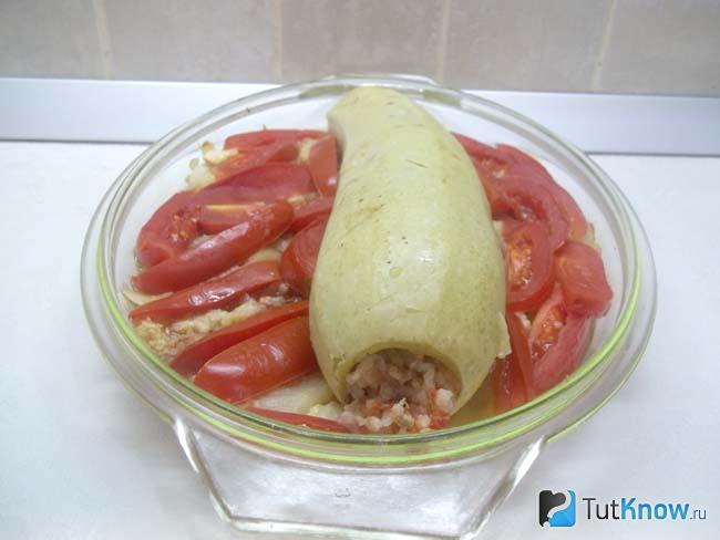 Готовые кабачки, фаршированные мясным фаршем Цилиндр