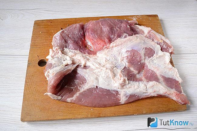 Цельный кусок свинины
