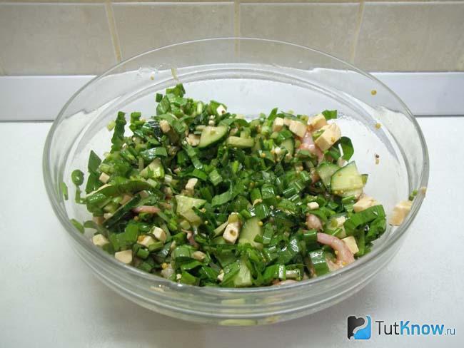 Продукты заправлены соусом