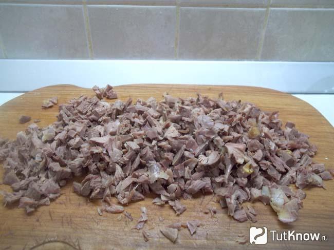 Мясо нарезано