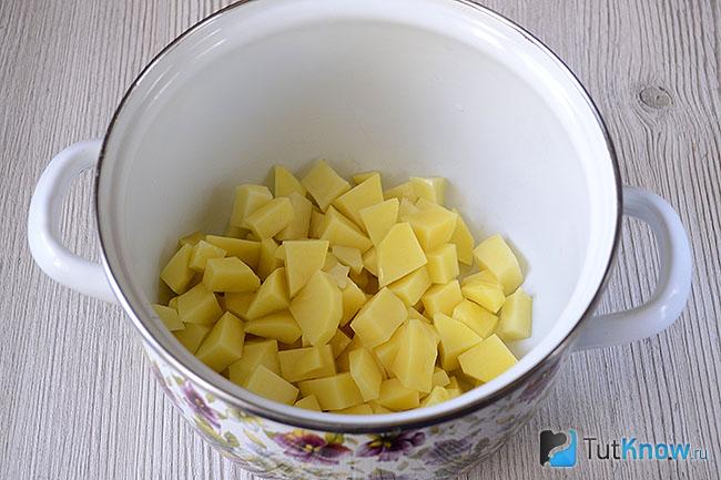 Нарезанный картофель для супа