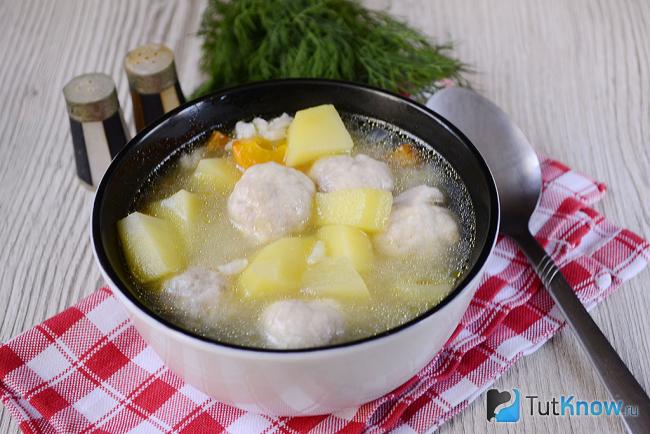 Рисовый суп с мясными фрикадельками
