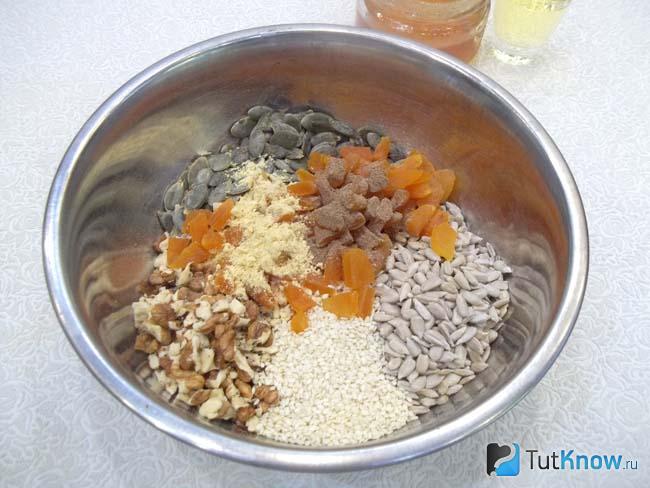 К продуктам добавлена нарезанная курага