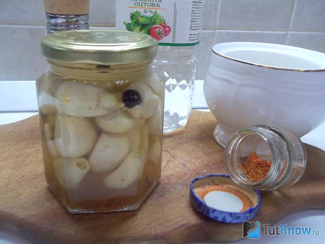 Готовый маринованный чеснок зубками быстрого приготовления
