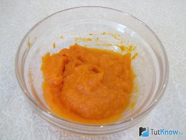 Морковь отварена и пюрирована