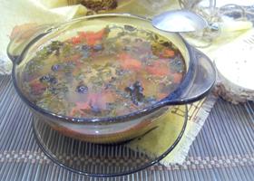 Суп с куриными крылышками и замороженными овощами