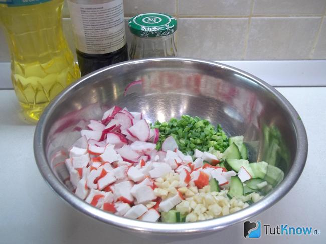 Продукты соединены в миске