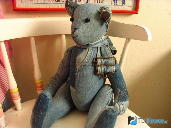 Игрушка из джинсовой ткани