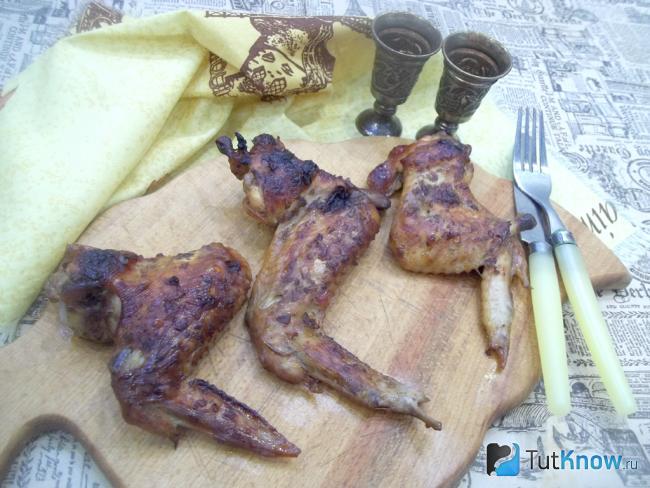 Готовые куриные крылышки по-испански