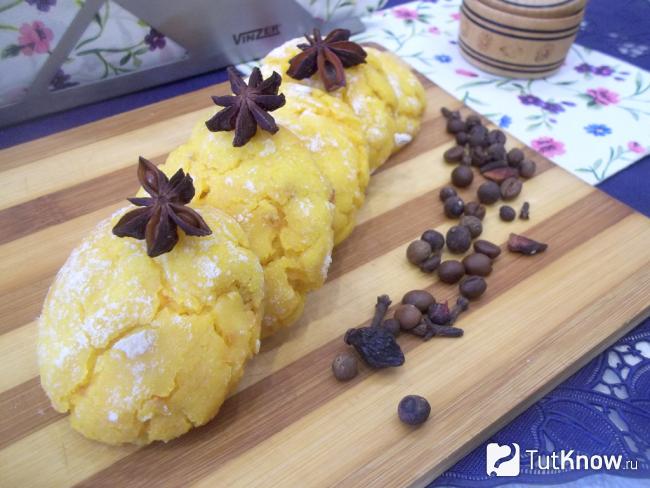 Готовые морковные лепешки с творогом и манкой в духовке