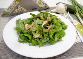 Зеленый салат с креветками: европейская кухня