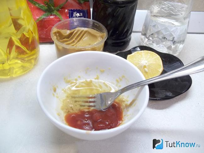 К продуктам добавлен кетчуп