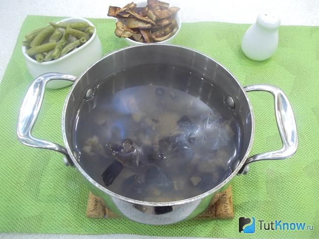 Сварен грибной бульон