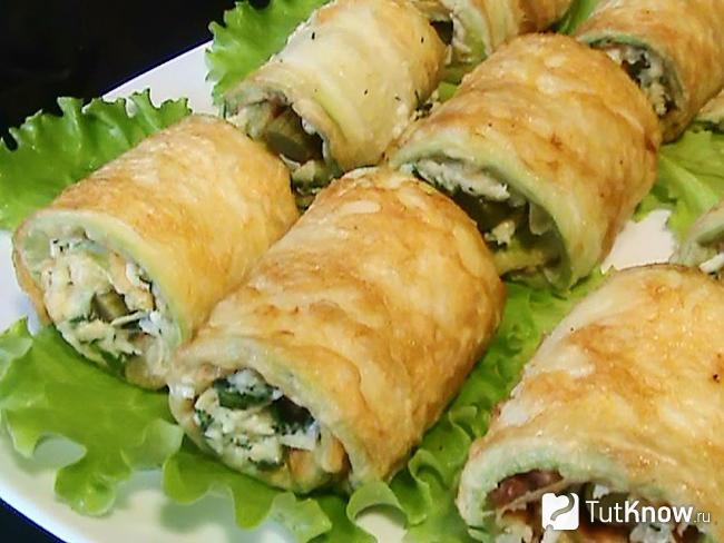 Рулет из кабачков с сыром и грибами
