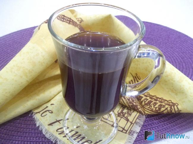 Готовый кофе по-французски с коньяком и ванилью