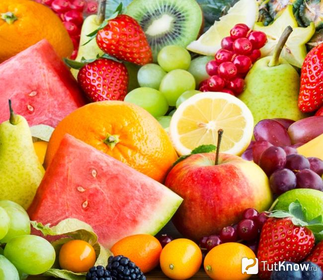 Фрукты и ягоды для летней диеты