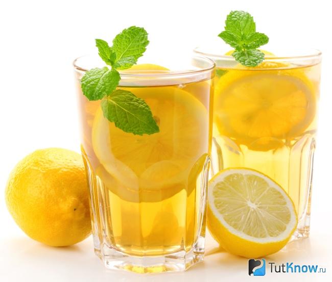 охлаждающий лимонад из лимонов