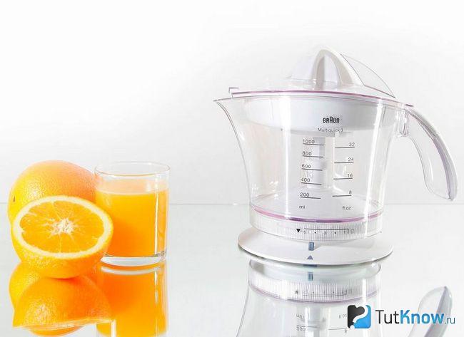 Соковыжималка Braun MPZ 9 и стакан апельсинового сока