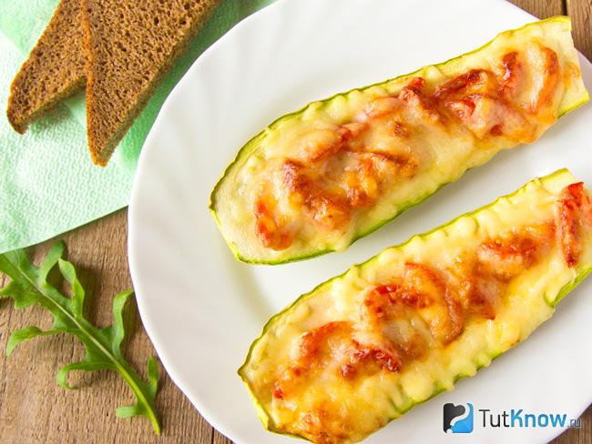 Лодочки из кабачков с фаршем