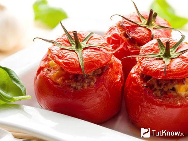 Фаршированные помидоры — тонкости и секреты поваров