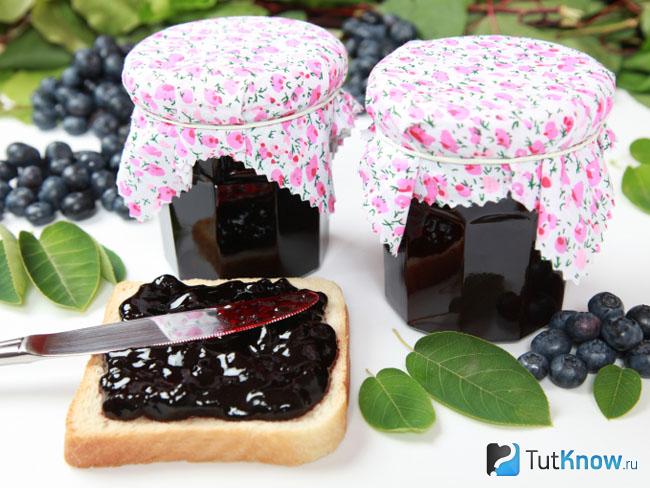 Сырое варенье из смородины