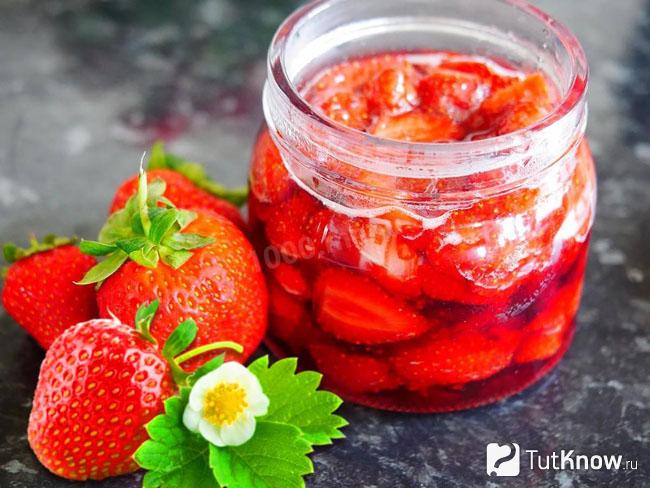 Холодное варенье из клубники без варки