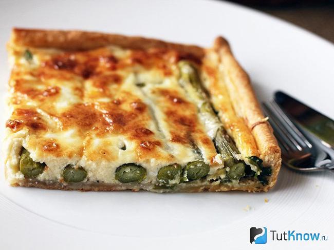Тарт со спаржей, грибами и сыром