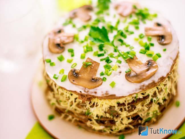 Печеночный торт с грибами
