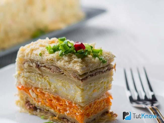 Слоеный закусочный торт