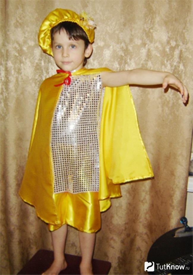 Мальчик в костюме Царевича из ткани