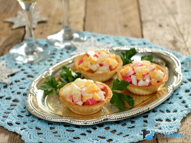тарталетки с начинкой рецепты с фото самые вкусные 2020 на новый. 1570200585 8. тарталетки с начинкой рецепты с фото самые вкусные 2020 на новый фото. тарталетки с начинкой рецепты с фото самые вкусные 2020 на новый-1570200585 8. картинка тарталетки с начинкой рецепты с фото самые вкусные 2020 на новый. картинка 1570200585 8. Один из самых удобных способов подать закуску – выложить ее в тарталетки. Они красиво выглядят и их удобно есть – сплошные преимущества. А уж сколько разнообразных и вкусных начинок для тарталеток можно придумать. Для начала предлагаем эти 30 штук!