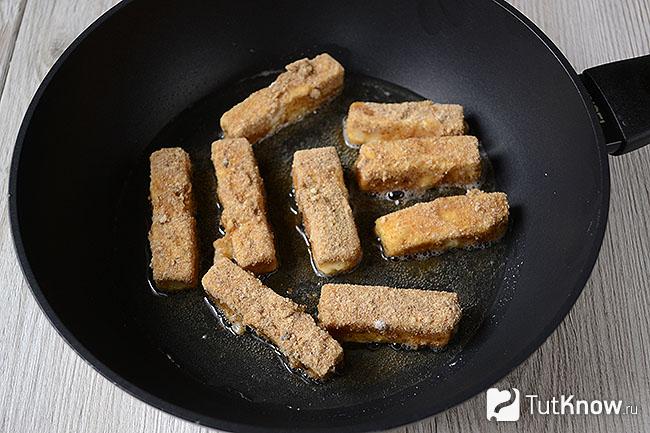 Сырные палочки на сковороде