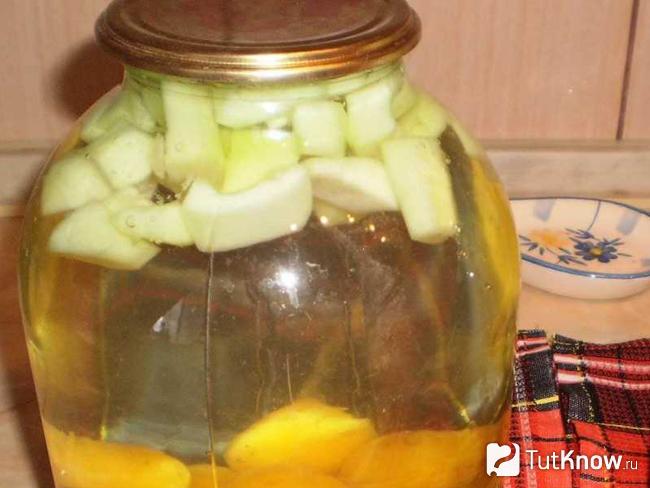 Компот из груш и винограда