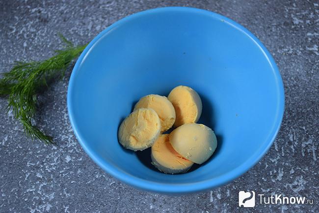Вареные куриные желтки