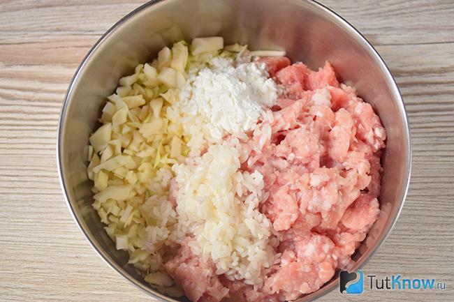 Капуста, рис и мясной фарш