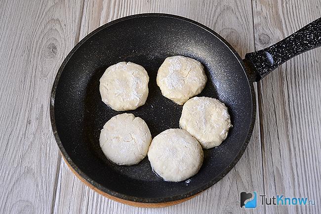 Сырники с манкой и творогом без муки