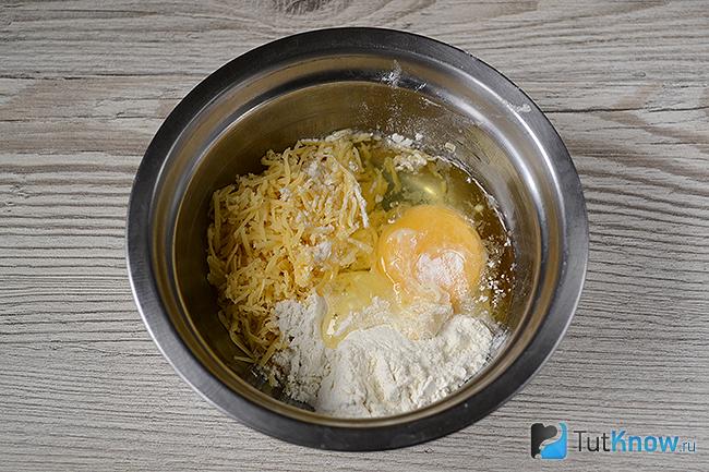 сырный суп с курицей и клецками. 1584274264 6. сырный суп с курицей и клецками фото. сырный суп с курицей и клецками-1584274264 6. картинка сырный суп с курицей и клецками. картинка 1584274264 6. Суп с сырными клёцками – универсальное первое блюдо, ведь вы можете его приготовить в любое время года. Блюдо состоит из продуктов, которые продаются в каждом супермаркете. Кроме того, суп простой в приготовлении.