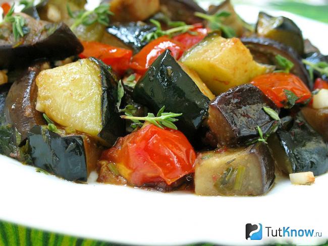 Тушеные овощи с баклажанами и кабачками: рецепты на любой вкус