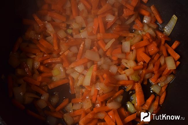 Зажарка из лука и моркови