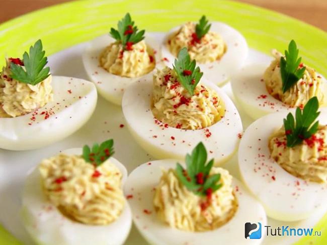 Сырная начинка с чесноком и болгарским перцем