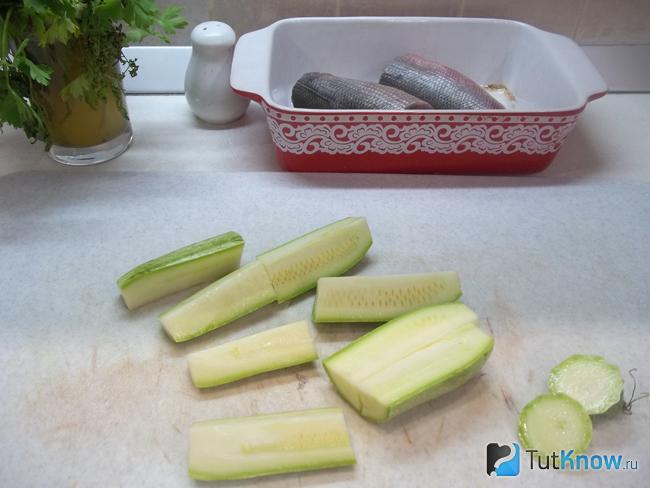 баклажаны нарезаны брусками