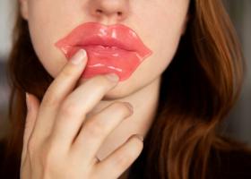 Как правильно использовать патчи для губ?