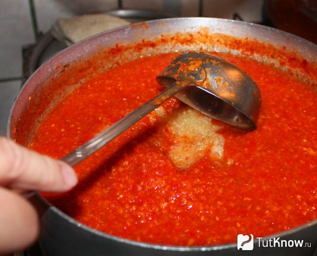 Приготовление аджики из кабачков
