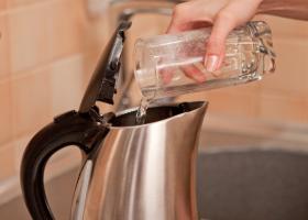 8 лучших способов, как очистить чайник от накипи