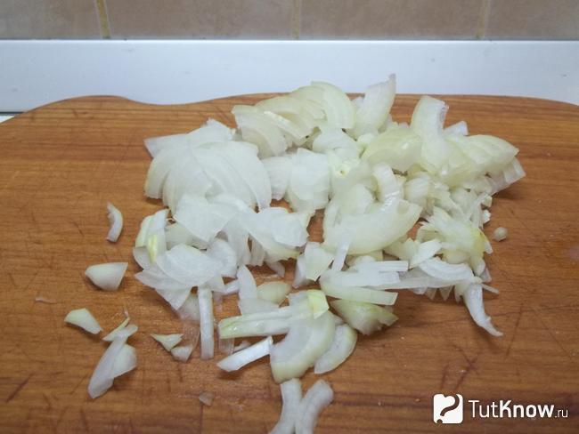 открытый пирог с колбасой и сыром. 1620130687 3. открытый пирог с колбасой и сыром фото. открытый пирог с колбасой и сыром-1620130687 3. картинка открытый пирог с колбасой и сыром. картинка 1620130687 3. Друзья, французская национальная кухня пропитана нежностью и ажурностью. Французы любят себя баловать вкусной, питательной и полезной пищей. Сложно поверить, что французский открытый пирог Киш, известный как Лоранский пирог, на самом деле — немецкий!