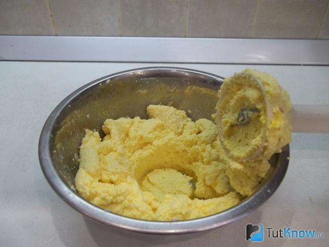 Продукты взбиты блендером до однородности